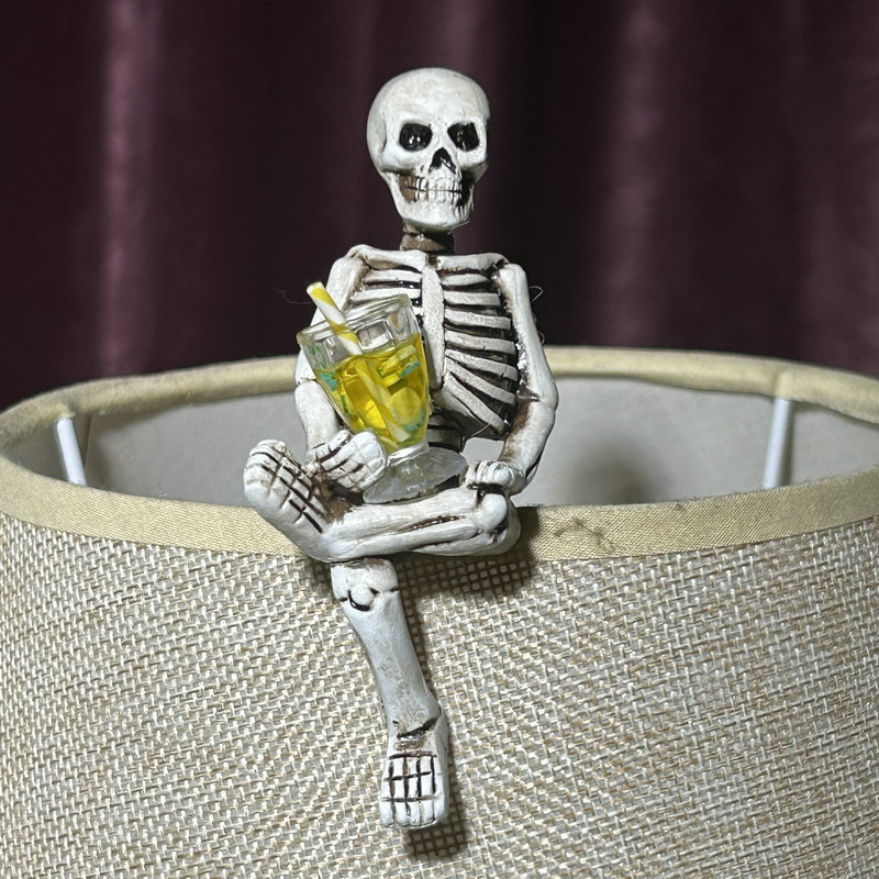 Halloween lubanja od smole – dekorativni ukras za vrt i dom