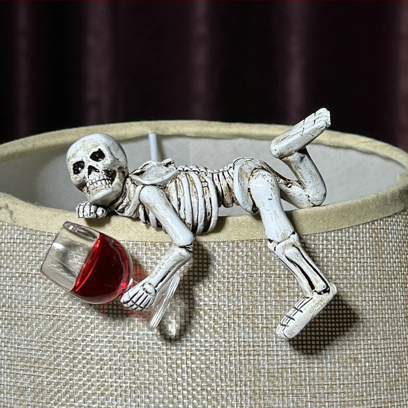 Halloween lubanja od smole – dekorativni ukras za vrt i dom