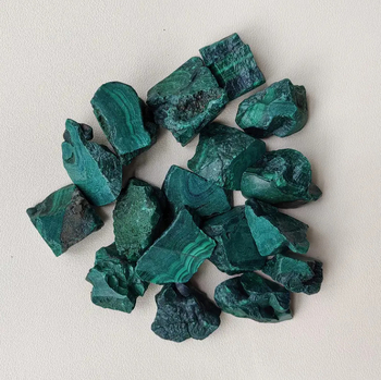 Kristályos ásványi példány akváriumi díszítéshez, geometriai forma, PP zacskóban csomagolva, oktató jellegű ásványi példány