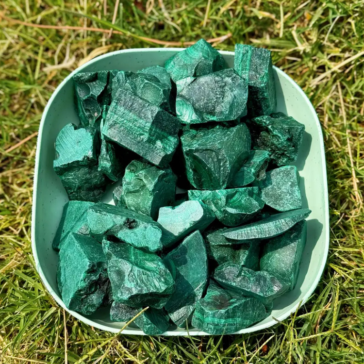 Kristályos ásványi példány akváriumi díszítéshez, geometriai forma, PP zacskóban csomagolva, oktató jellegű ásványi példány