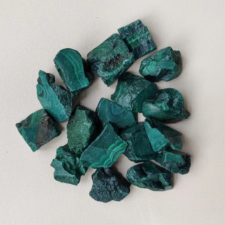 Kristályos ásványi példány akváriumi díszítéshez, geometriai forma, PP zacskóban csomagolva, oktató jellegű ásványi példány