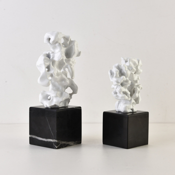 Geometriai szobor szintetikus gyantából – modern minimalista stílusú Taihu kő díszdarab otthonhoz és irodához