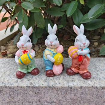 Húsvéti nyúl szobor, rajzfilmszerű stílus, szintetikus gyanta, karton csomagolás, Xingmao márka