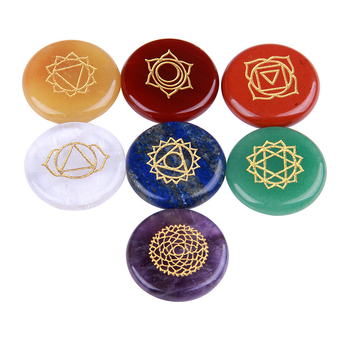 Joga kamen ukras – prirodno poludrago kamenje, okrugli izrezbaren oblik, dekor Reiki Rune