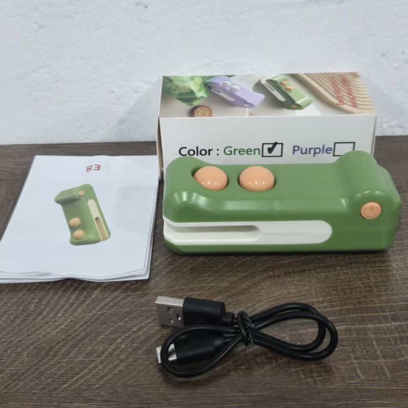 Mini mașină de sigilare pentru uz casnic — sigilarea pungilor, conservarea alimentelor, imprimare logo, design modern minimalist.