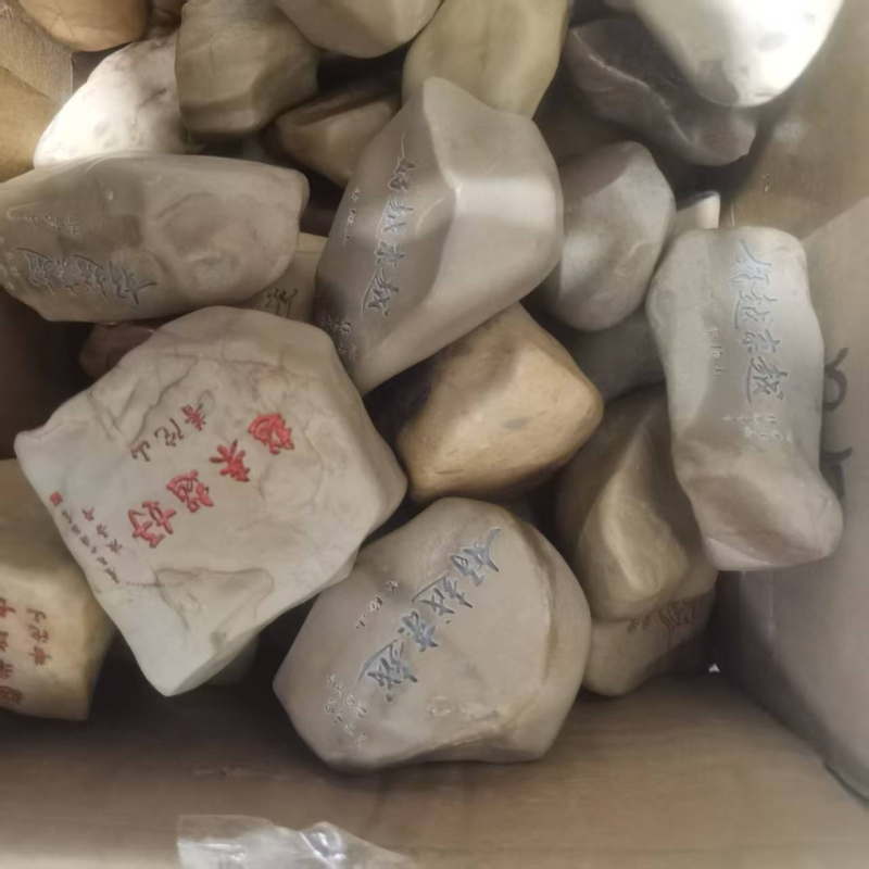 Kamen ručno izrezbarena ukrasna ozdoba — moderni minimalistički stil, prilagodljiva obrada