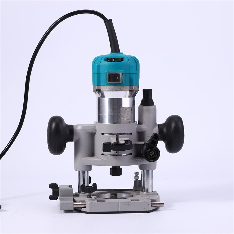 Otthoni elektromos famegmunkáló gép: él- és szélsimítás, marás, cannelás és gravírozás furatokkal — 220V hálózati ellátás, dugaszolható áramforrás, AC 50–250V / DC 50–250V