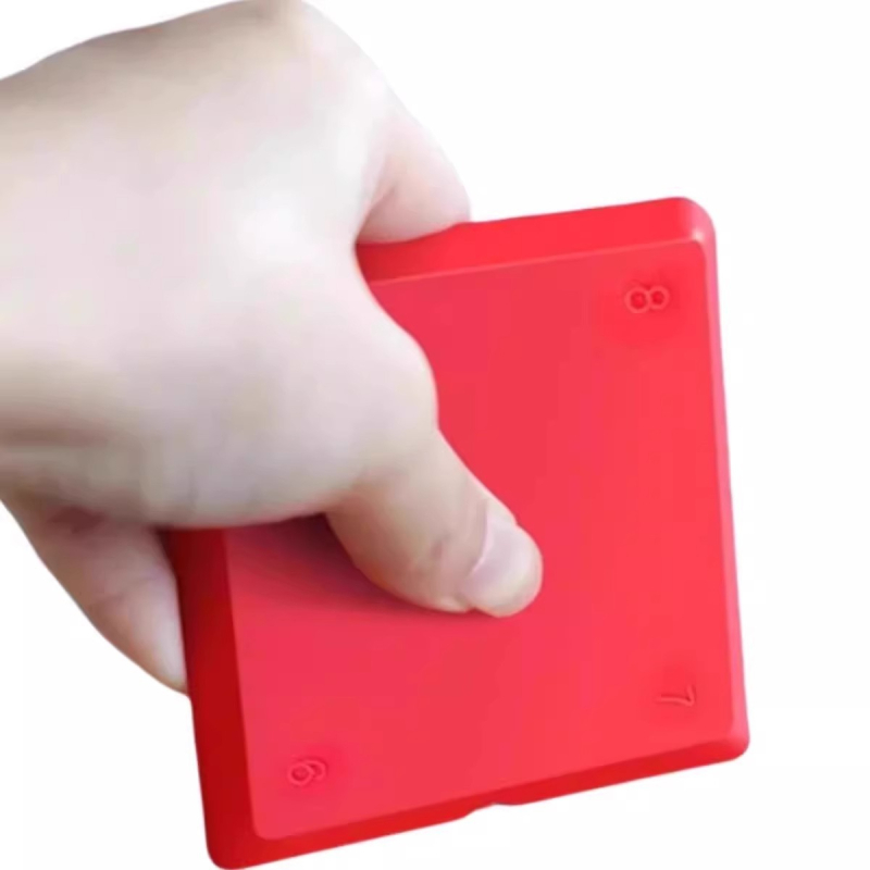 Σιλικονούχος σκριπερ για φινίρισμα γυάλινων αρμών, κατάλληλος για πόρτες και παράθυρα. Μάρκα: Friendly; Μοντέλο: Flat knife; Κύρια αγορά: Ωκεανία