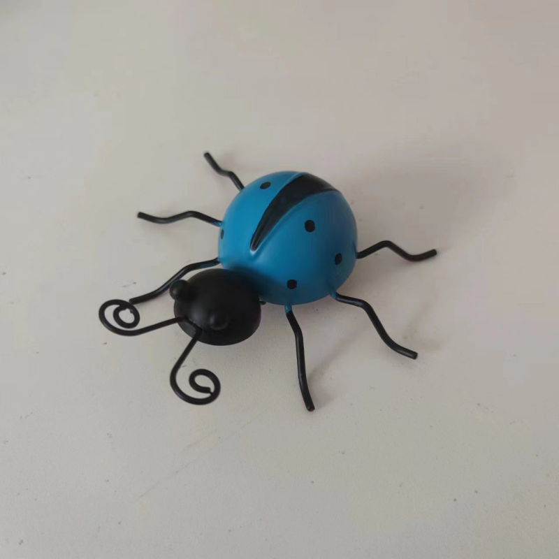Kovani željezni ukras s motivom ladybug za dom i vrt – Hua Jie, materijal: željezo, stil: moderni minimalistizam, proces: drugi