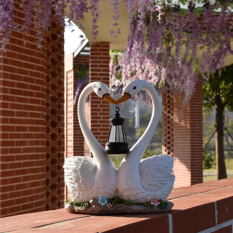 Antuo gyanta kültéri kertszobor napelemes világítással, virágok és madarak motívummal (DDYZTE)