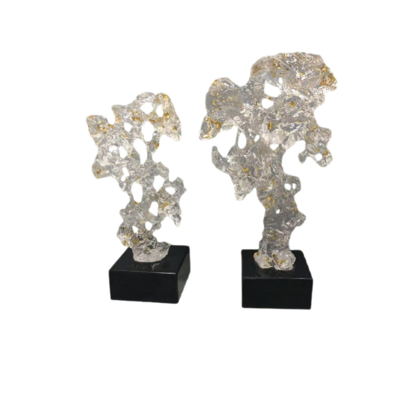 Taihu kamen ukras – prozirna smola skulptura, kineski stil (Materijal: Sintetička smola; Kategorija: Skulptura; Pakiranje: Drvena kutija)