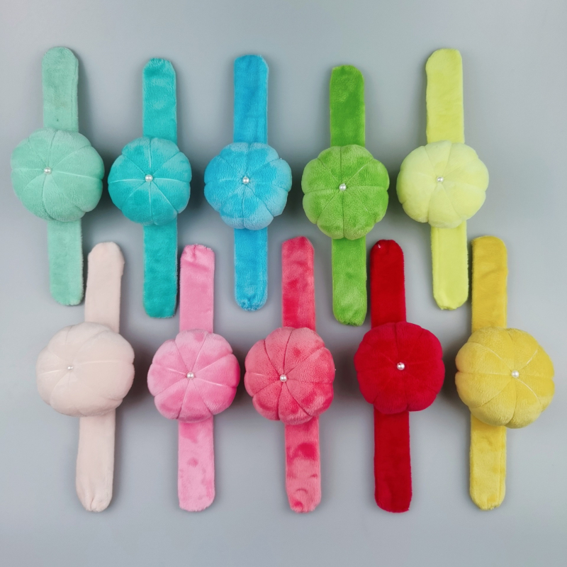 Etui za igle s podesivim kaišem za zglob, stojeći dizajn, ručno izrađeno, poliester, približno 39 g