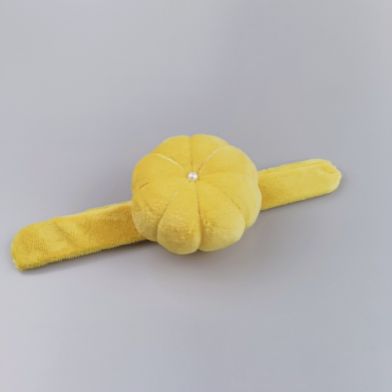 Etui za igle s podesivim kaišem za zglob, stojeći dizajn, ručno izrađeno, poliester, približno 39 g