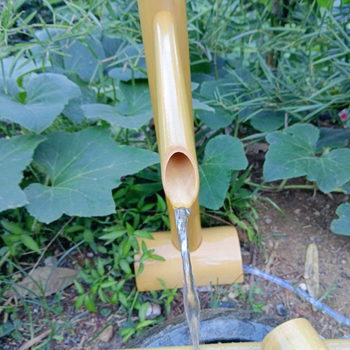 Εξωτερικό διακοσμητικό από μπαμπού με ροή νερού, ιαπωνικού στυλ για αυλή