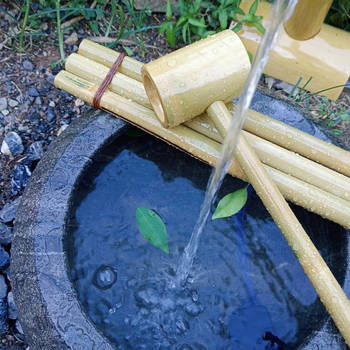 Εξωτερικό διακοσμητικό από μπαμπού με ροή νερού, ιαπωνικού στυλ για αυλή