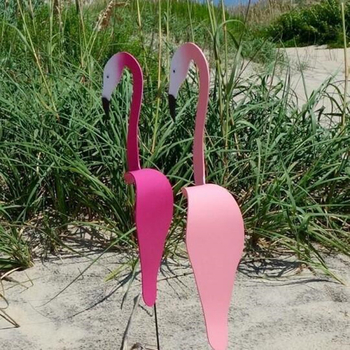 Vrtna dekoracija s flamingom – metal, moderan dizajn, pogodna za dvorište