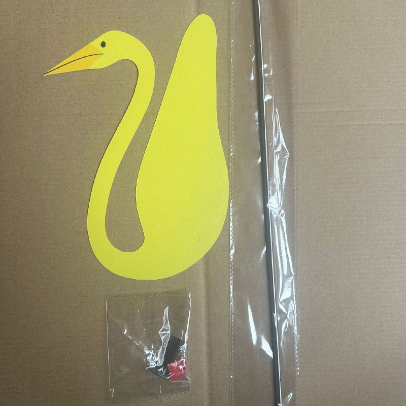 Vrtna dekoracija s flamingom – metal, moderan dizajn, pogodna za dvorište