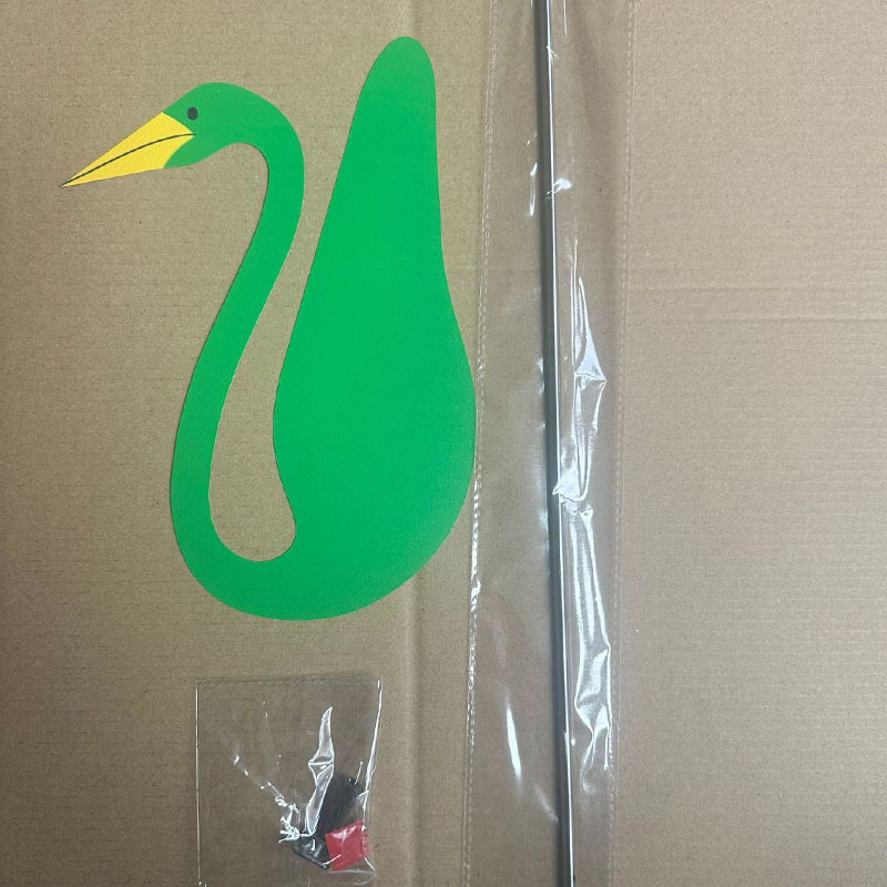 Vrtna dekoracija s flamingom – metal, moderan dizajn, pogodna za dvorište
