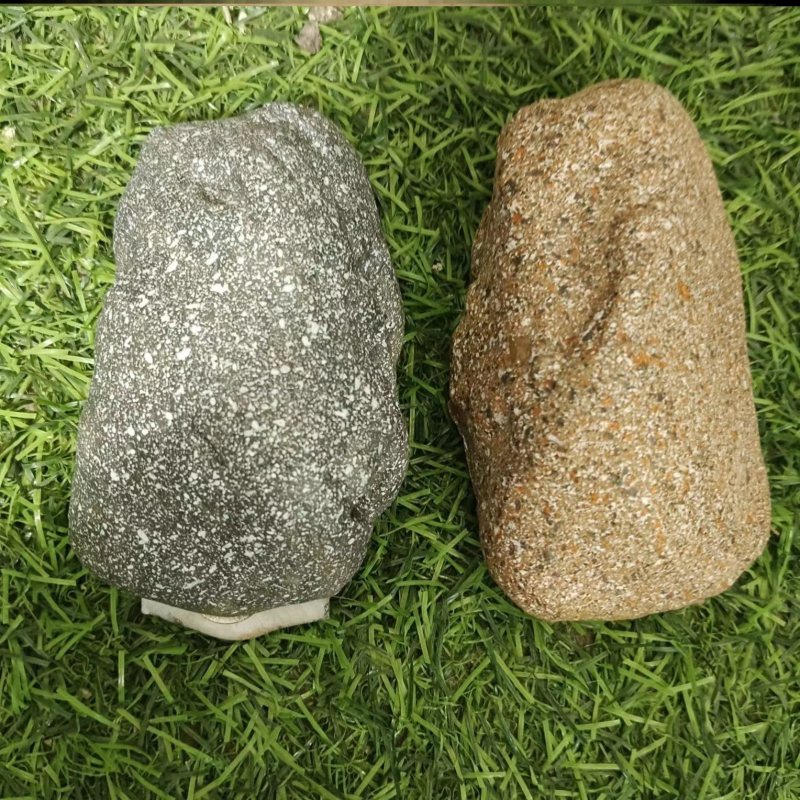 Skrivena kutija za ključeve u kamenom izgledu uz ulazna vrata – zaštita od gubitka, vanjska dekoracija, plastika i smola