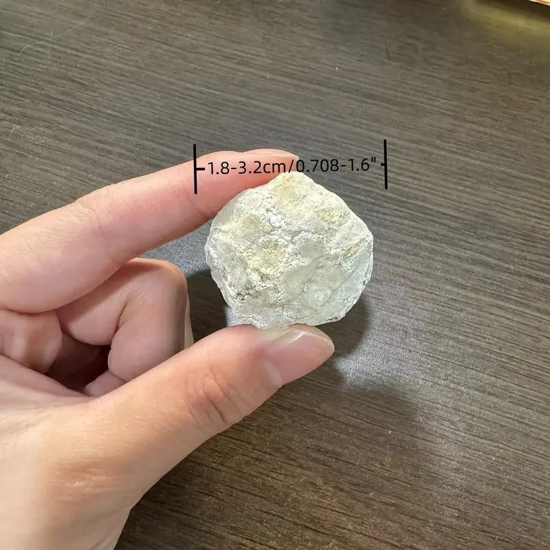 Kristalna geoda ukras - ahatna špilja, kristalni sirovi kamen