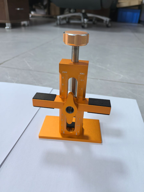 Ajutor pentru montaj ușilor de dulap • Model TO8741 • Brand: Tianhong Aluminum Industry • Material: aliaj de aluminiu • Destinat montajului ușilor de dulap