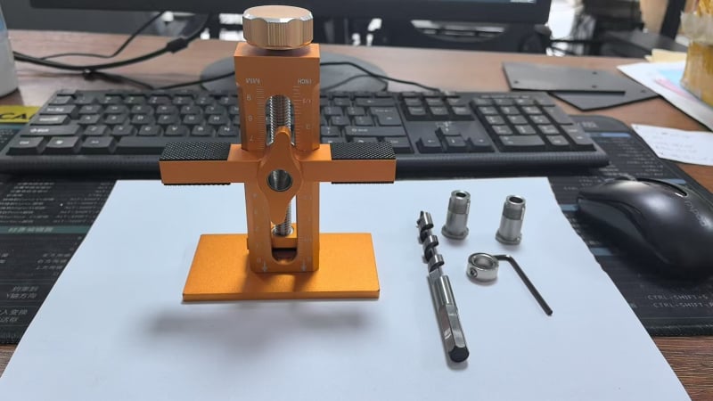 Ajutor pentru montaj ușilor de dulap • Model TO8741 • Brand: Tianhong Aluminum Industry • Material: aliaj de aluminiu • Destinat montajului ușilor de dulap