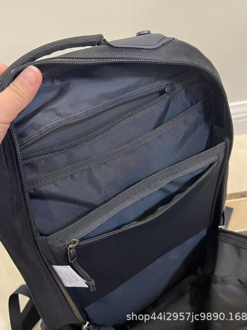 Unisex nylon outdoor ruksak s zaštitom kralježnice, kapacitet 20–35 L, kompatibilan s 15-inčnim laptopom, zakrivljene naramenice