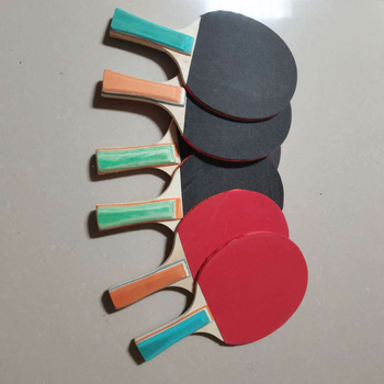 Set od dvije drvene rekete za stolni tenis s ljepljivom gumom, horizontalni udar