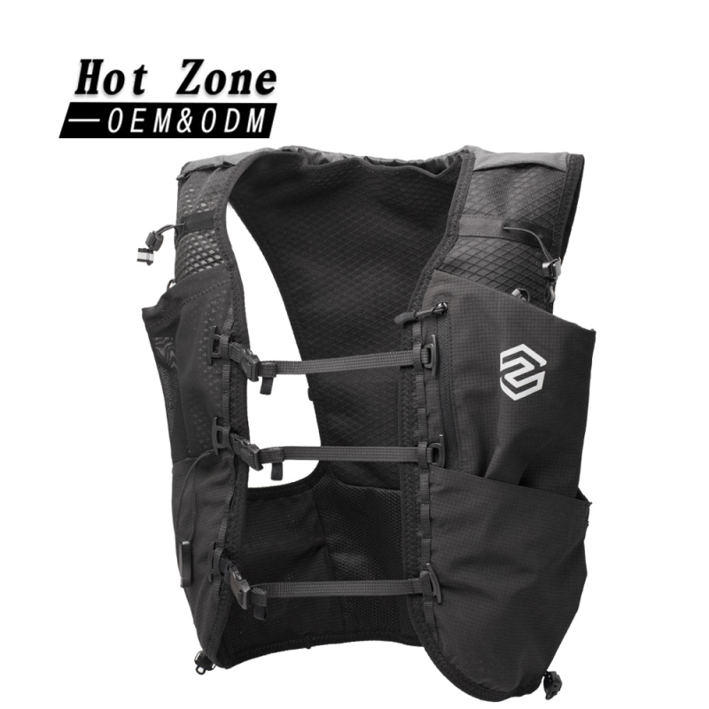 Hidratációs hátizsák — ultrakönnyű, lélegző poliészter kivitel, hidratációs rendszer, ergonómikus hátsó panel.