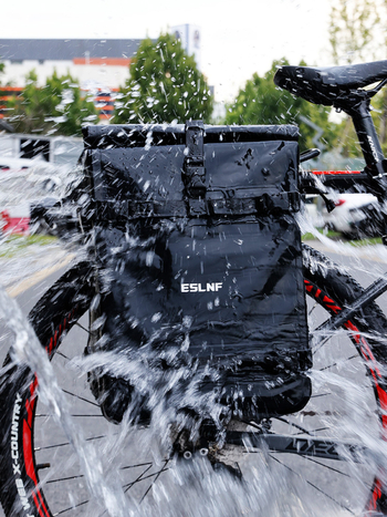 Biciklistička stražnja torba, velika zapremina 28L, PVC materijal, vodootporna, otporna na habanje i ogrebotine, model Eslnf-087