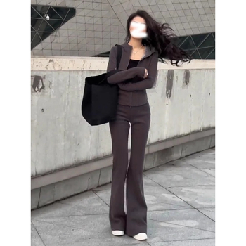 Női két darabos sportos nadrágkosztüm: felső hosszú ujjú és nadrág, japán-koreai kényelmes stílus, karcsúsított szabás, akril és poliészter keverék, ősz 2024