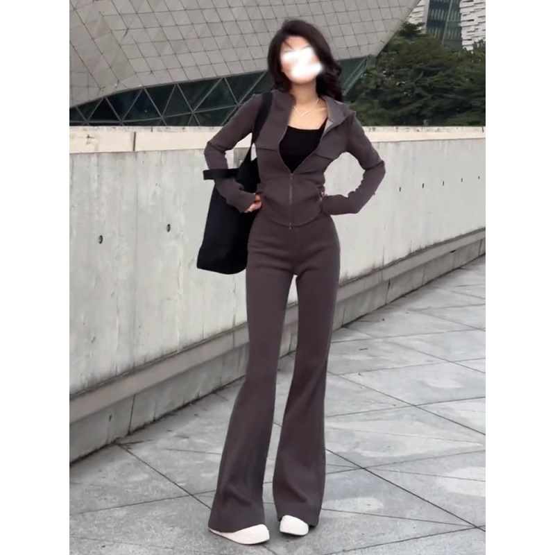 Női két darabos sportos nadrágkosztüm: felső hosszú ujjú és nadrág, japán-koreai kényelmes stílus, karcsúsított szabás, akril és poliészter keverék, ősz 2024