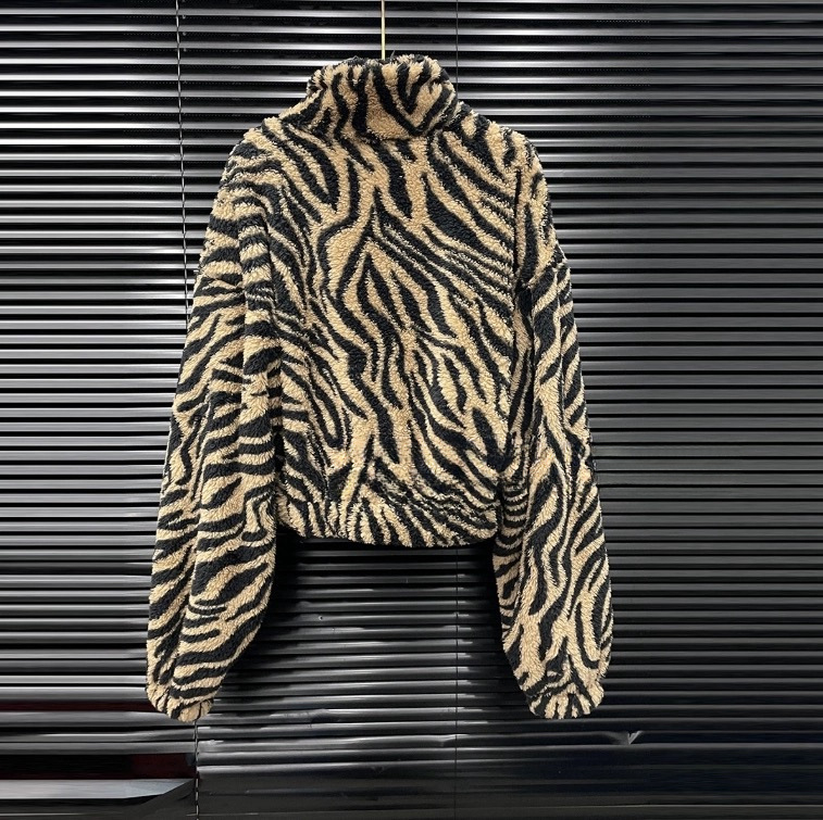 Ženski dvodijelni kostim s tigrovim uzorkom: sweatshirt-top s dugim rukavima i široke hlače, bez glačanja, zima 2025, organska pamuk 80–90%