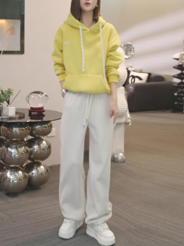 Ženski dvodijelni set: sweatshirt top i široke hlače, zimska 2025, pamuk tkanina (30–50% sadržaj), detalj splicing