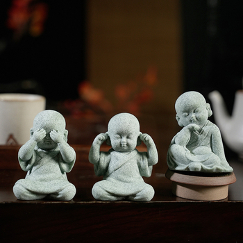 Фигура на монах-ученик от пясъчник – нов китайски стил, полу-ръчна и полу-механична изработка