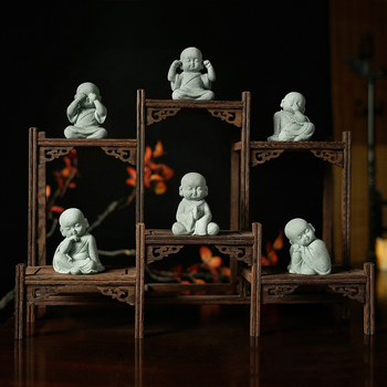 Фигура на монах-ученик от пясъчник – нов китайски стил, полу-ръчна и полу-механична изработка