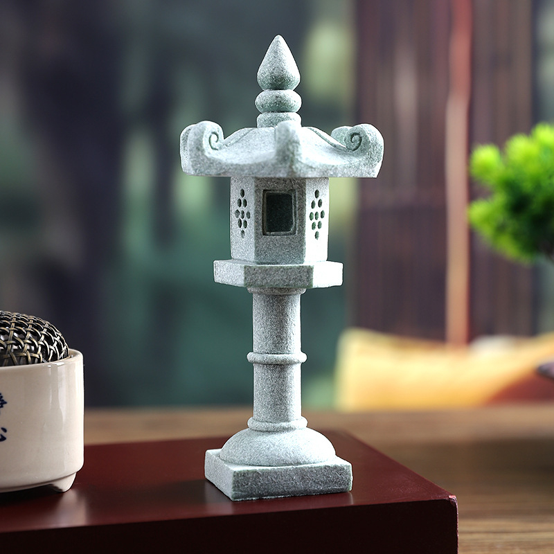 Klasszikus homokkő lámpás dísz gravírozott részletekkel az íróasztalhoz és mini tájjal