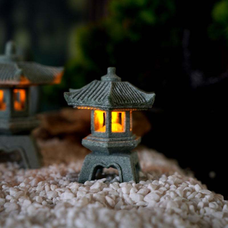 Klasszikus homokkő lámpás dísz gravírozott részletekkel az íróasztalhoz és mini tájjal