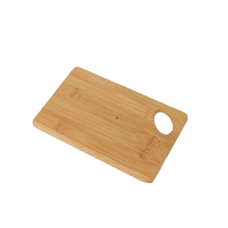 Placă de tăiat din bambus, brand Chaser, design modern minimalist, lansată în 2024.