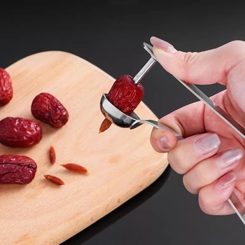 Jujube seed remover – ustensil de bucătărie din oțel inoxidabil, unelte de casă cu design minimalist modern; origine Yiwu; lansat în 2024.