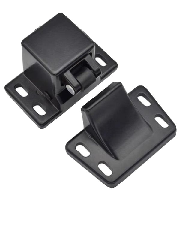 Festékkamrai ajtózár készlet; típus: ajtózár; Anyag: Egyéb; Márka: Egyéb; tartalmaz záró- és záróelemet