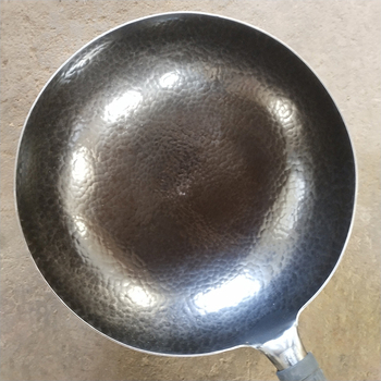 Ručni kovani željezni wok, tradicionalno kovano, bez premaza, površina s ribljim ljuskicama otporna na lijepljenje, uz spatulu, okrugli tiganj od finog željeza