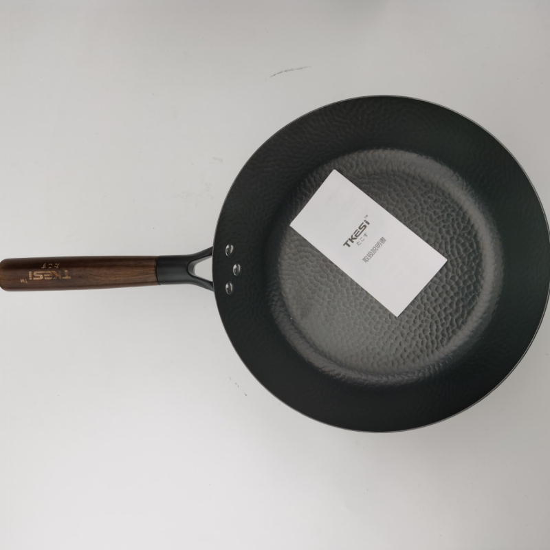 Wok od finog željeza – moderan minimalistički dizajn, bez premaza, dubina 7,6 cm, težina 1,5 kg