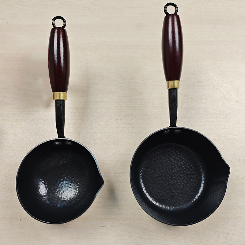 Mini tava od kovanog željeza za vruće ulje i jaja, model Zq-ydpyg, višeslojno dno, kompatibilna s plinskim štednjakom