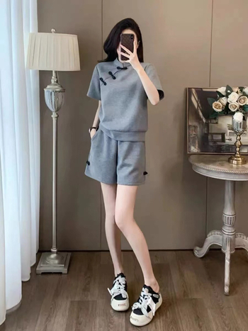 Set sportiv lejer de vară pentru femei, două piese: top cu mânecă scurtă și șorturi, stil urban, fără călcare, 90–95% spandex