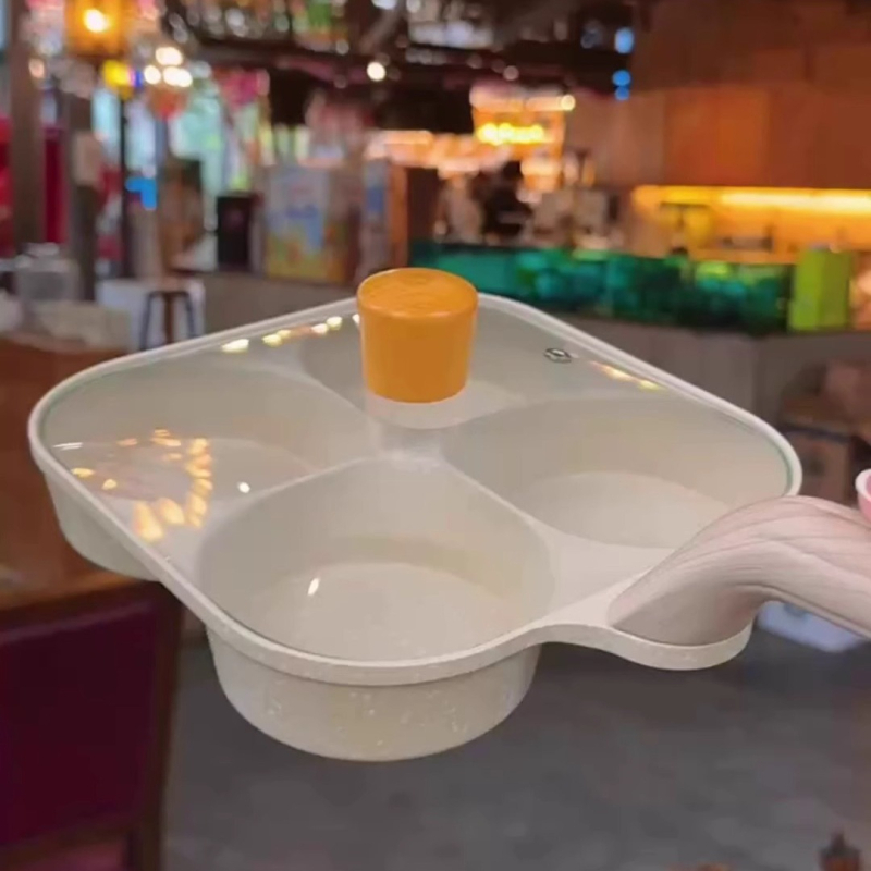 Tigaie pentru ouă cu capac, patru găuri, din aliaj de aluminiu, bază cu trei straturi, antiaderent, compatibilă cu arzătorul pe gaz