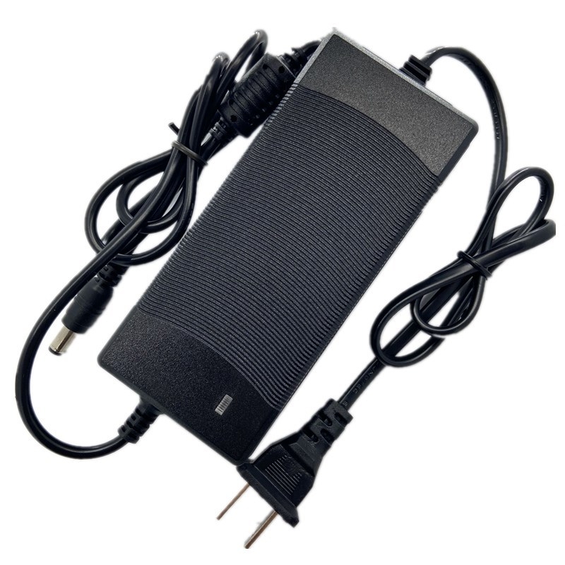 Τροφοδοτικό 12V με εξόδους 5A, 6A και 3A, είσοδος 100-240V, οθόνη LCD