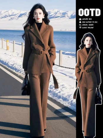 Ženski hlačni kostim: blok uzorak, pleteni materijal, jezgra pređa i akrilna smjesa, jesen 2025