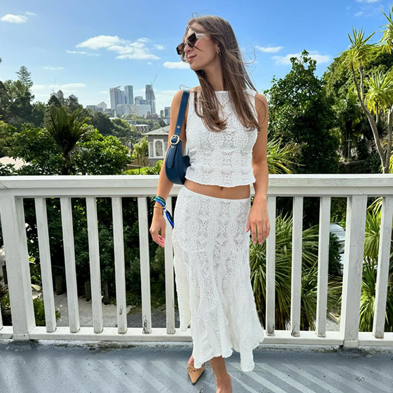 Francuski stil crop top i duga suknja set za žene — bez rukava, detalj s prorezom, poliester-elastan smjesa, proljeće 2025