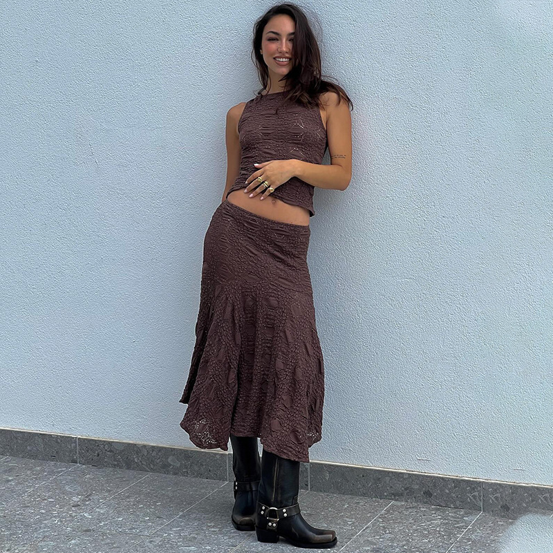 Francuski stil crop top i duga suknja set za žene — bez rukava, detalj s prorezom, poliester-elastan smjesa, proljeće 2025